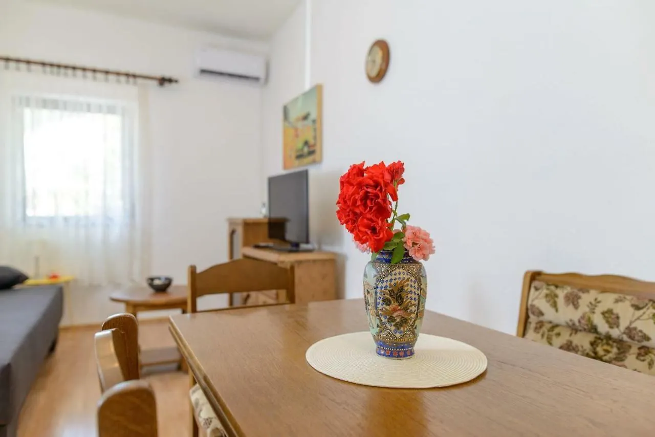 Apartment Vesna - Comfortable Trogir