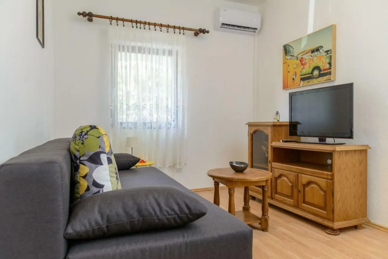 Apartment Vesna - Comfortable Trogir